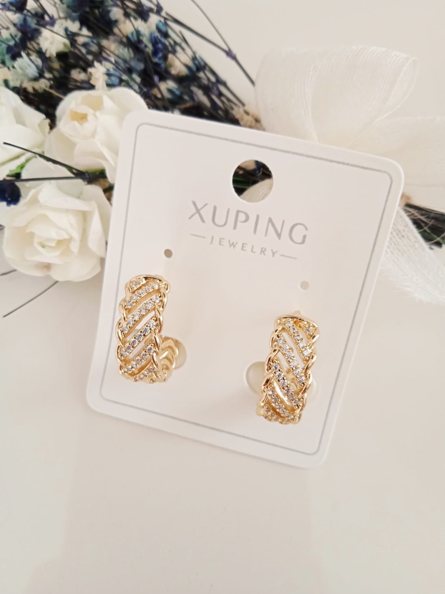 XUPING Küpe - Örgü Görünümlü Zirkon Taşlı